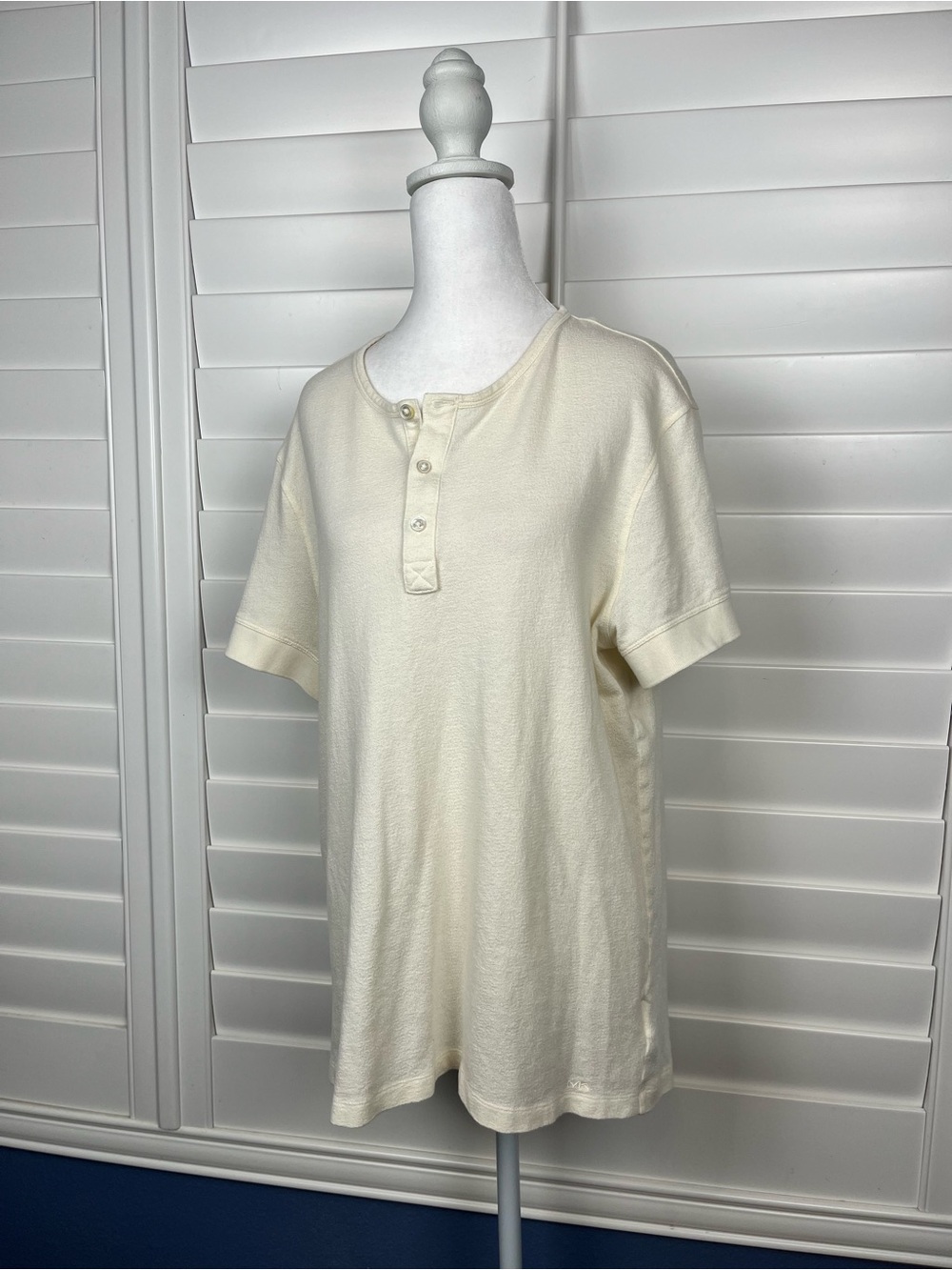 Michael Kors Cream Short-Sleeve Henley Polo size m coastal quiet luxury casual